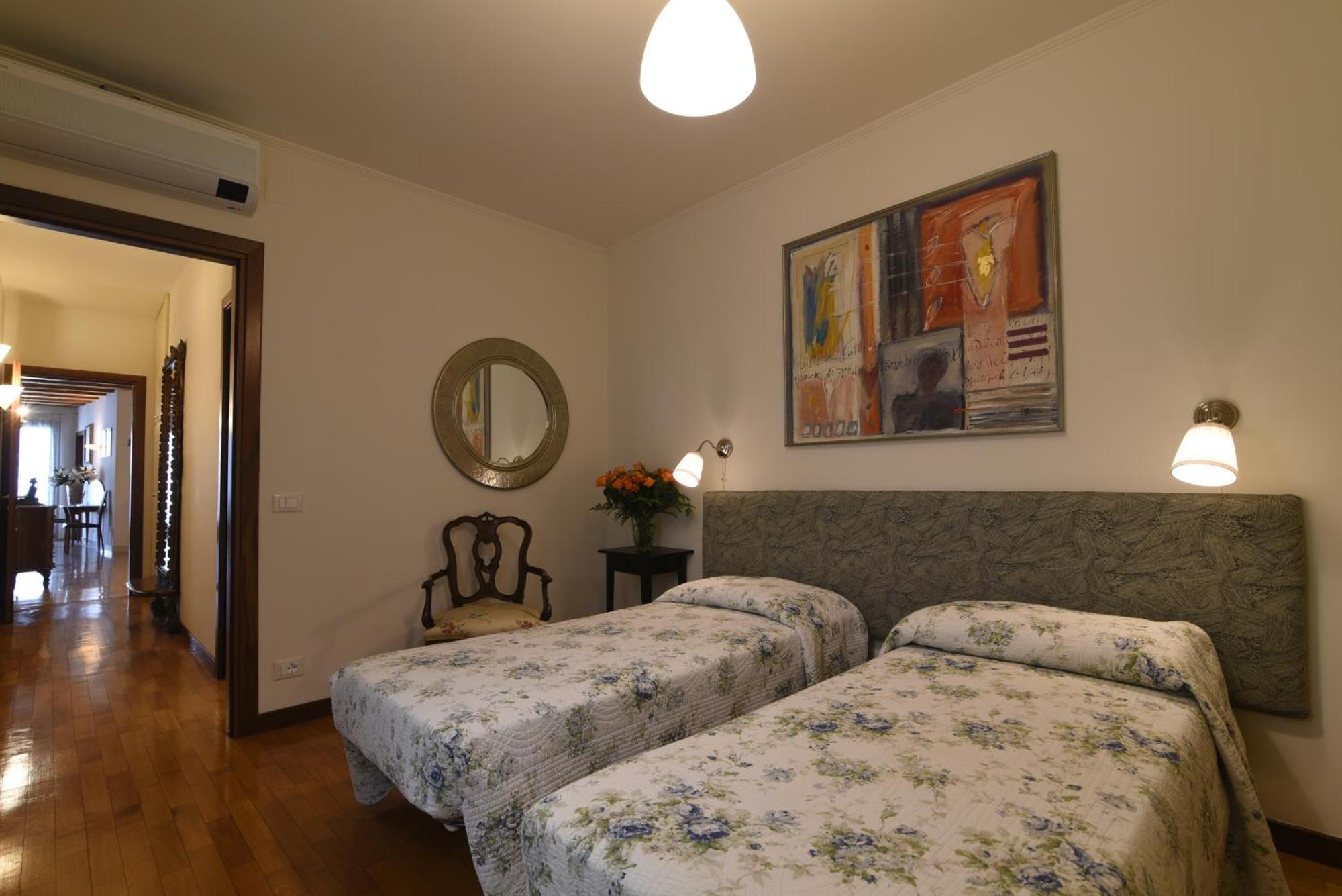 Padovaresidence Apartments - Vista Piazza Delle Erbe E Palazzo Della Ragione Luaran gambar