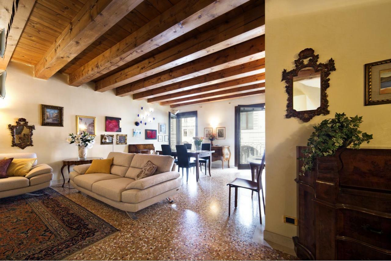 Padovaresidence Apartments - Vista Piazza Delle Erbe E Palazzo Della Ragione Luaran gambar
